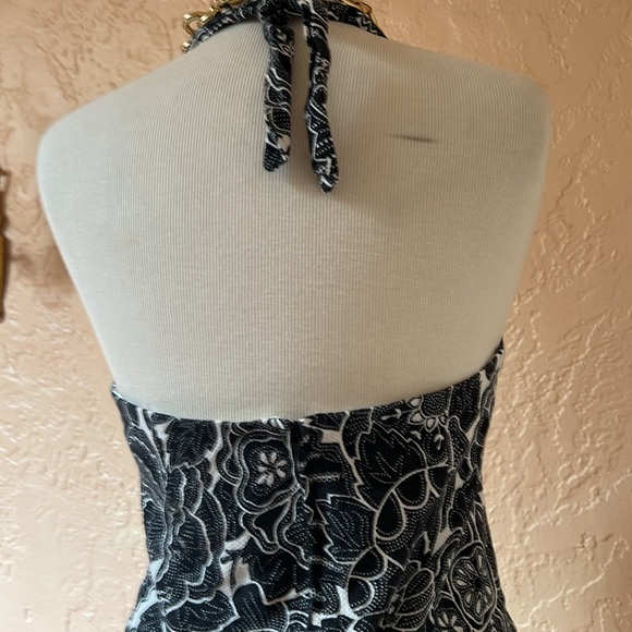 white house black market halter top, behind the neck tie - Picture 4 of 15